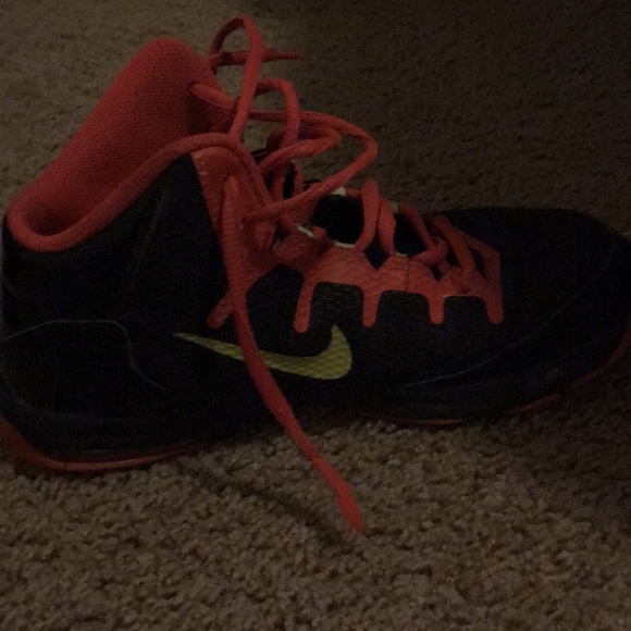 Nike Air Without A Doubt shoes (size 6Y) - Picture 5 of 6